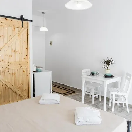 White Wave Apartman Kamári